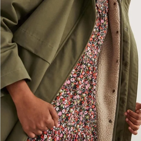 Boden Waterproof Borg Lined Parka in Basil Green ***NO LINING*** | size 10P - Picture 3 of 12